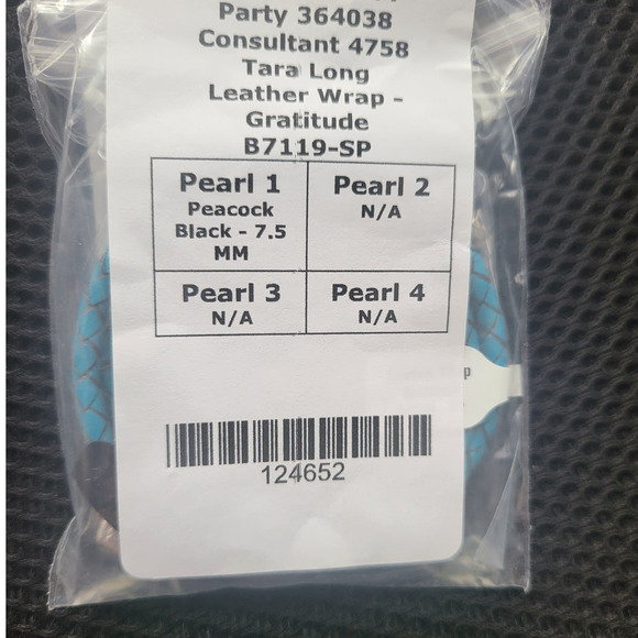 Vantel Blue Leather Wrap with "Gratitude" Charm - NEW - Picture 2 of 3